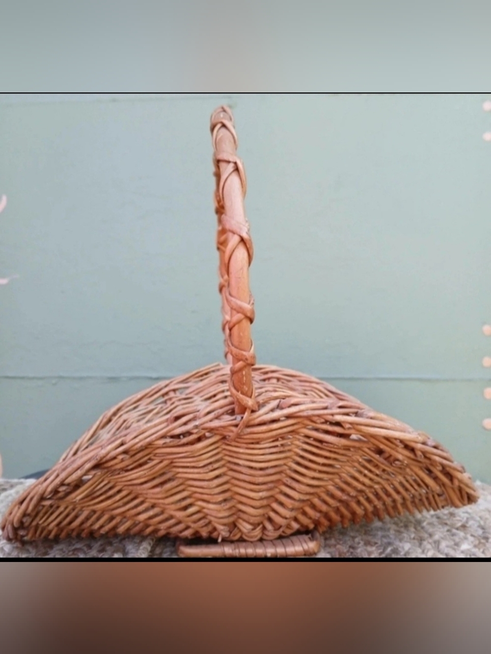 Vinyage 12" Foraging Basket